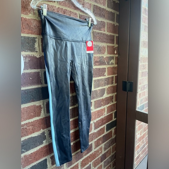 SPANX Faux Leather 7/8 Track Stripe Legging Size Medium - Picture 4 of 14